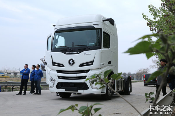 和卡友共克難關 陜汽重卡也可延期還款