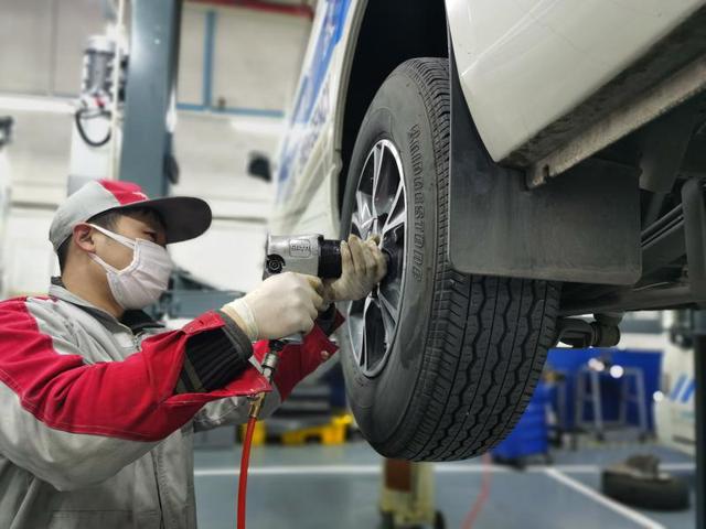 抗擊疫情，一汽豐田“夢之隊”一夜集結(jié)，為120急救用車保駕護(hù)航