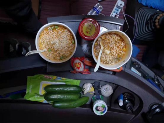 2.7【東風(fēng)商用車】孟凡賀:疾馳在火線的卡車人1371.png 2.7【東風(fēng)商用車】孟凡賀:疾馳在火線的卡車人1371.png