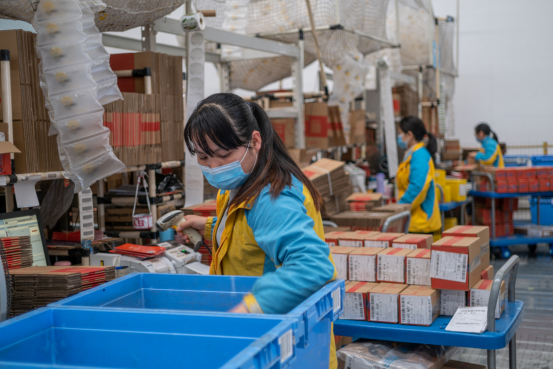 0217戰“疫”大考 蘇寧物流在廣州率先恢復當日達配送383.png