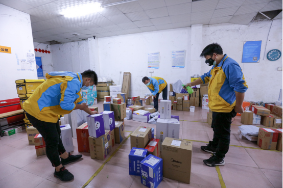 0217戰“疫”大考 蘇寧物流在廣州率先恢復當日達配送737.png