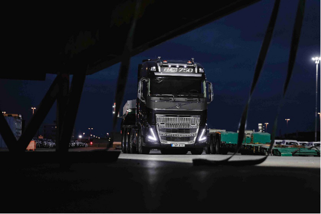 【新聞稿 3】沃爾沃卡車推出全新FH16系列，舒適度與澎湃動力的完美結合_final732.png