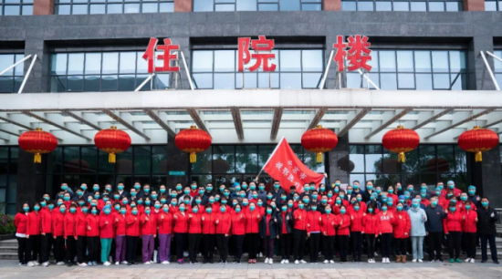 【初稿】春華絢爛 英雄凱旋 歐馬可與首都人民共迎抗疫“京英”回家522.png 【初稿】春華絢爛 英雄凱旋 歐馬可與首都人民共迎抗疫“京英”回家522.png