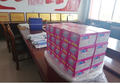 【上汽紅巖】新聞稿-上汽紅巖愛心護童心 向多所紅巖小學捐贈口罩-20200425238.png