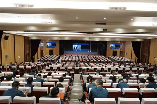 五四青年節(jié)，譚旭光勉勵員工：幸福是靠奮斗出來的