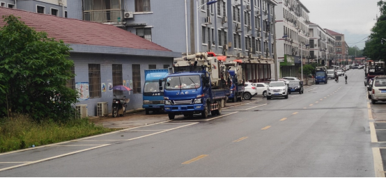 麥客老羅生意這么好？ 七臺駿鈴為何還年年換車！637.png