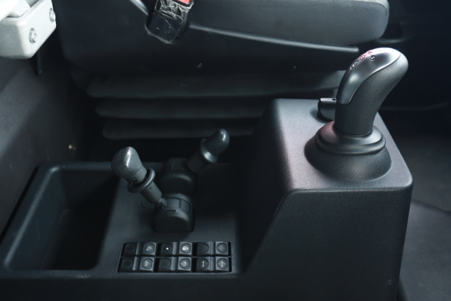 紅巖杰獅2020 AMT牽引車稿件-來吧，展示！且看紅巖杰獅2020 AMT牽引車高顏值與硬實力-20200619V3794.png