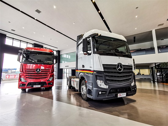2. 梅賽德斯-奔馳卡車中心集產品銷售、維修、配件和信息服務于一體.jpg
