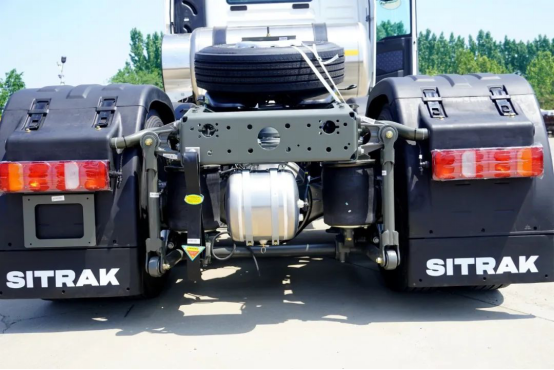 超級定制(Ⅱ) LNG國六汕德卡定制配置滿足了物流快遞哪些需求1110.png 超級定制(Ⅱ) LNG國六汕德卡定制配置滿足了物流快遞哪些需求1110.png