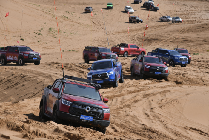 英雄再會!長城炮車主玩轉阿拉善英雄會