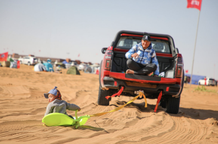 英雄再會!長城炮車主玩轉阿拉善英雄會