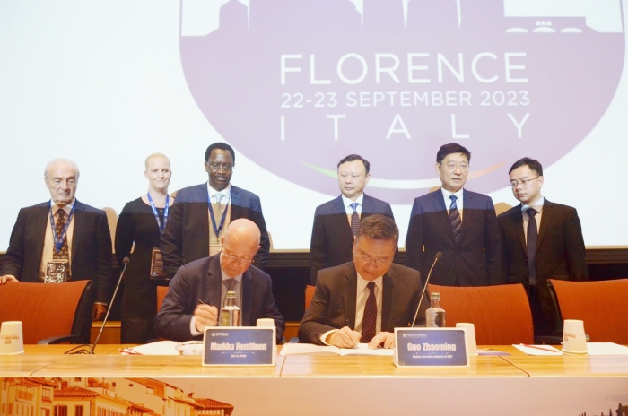 新聞?wù)掌? 新聞?wù)掌?